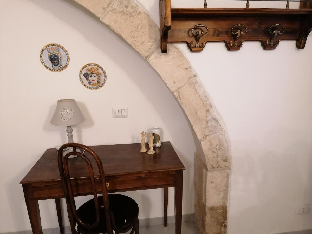 Il Cortiletto Di Via Minniti Syracuse Exterior foto